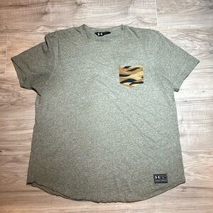 Under Armour pocket t-shirt size XL